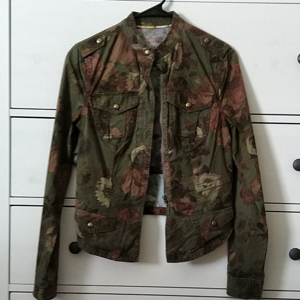 Guess light jacket